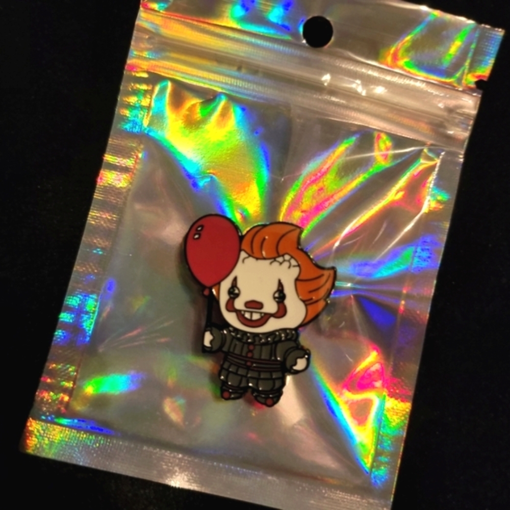 NWT Stephen King IT Pennywise The Clown Horror Movie Enamel Pin